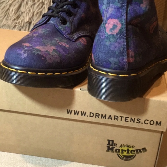 NWB DR MARTENS CASTEL DENIM LOOK BOOT - Picture 7 of 8